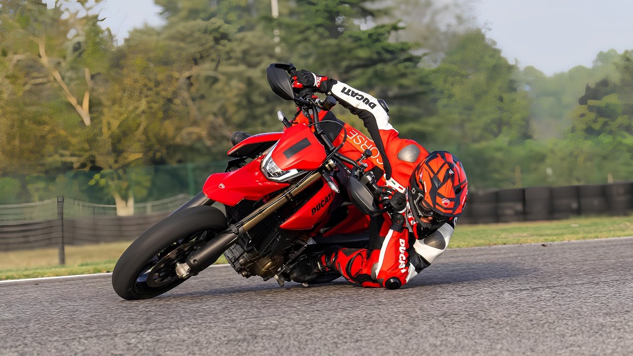 This Everyday Motorcycle Is Built for Commuting but Ready to Dominate Weekend Rides