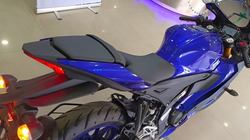 Yamaha R15 Arrives to Win Hearts, Featuring a Powerful 155cc Engine and 45 KM/L Mileage